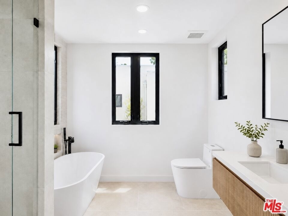 912 N Harper Avenue - Photo 3
