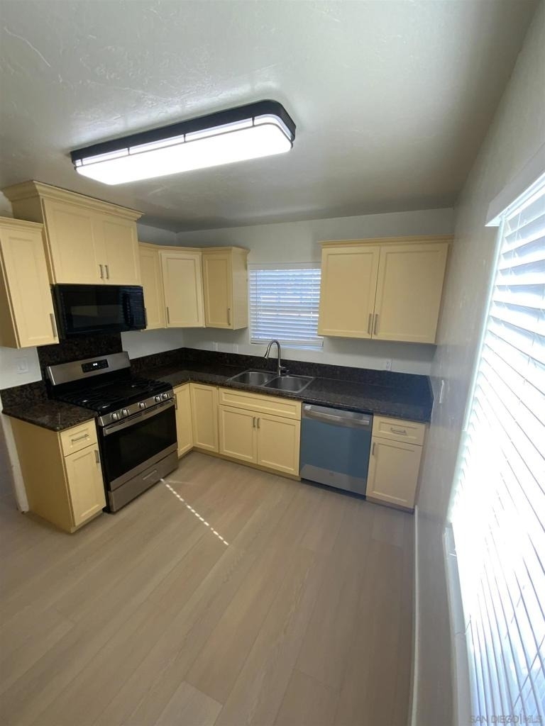 520 Glover Ave - Photo 7