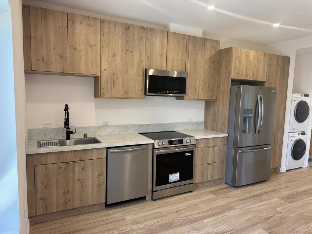 2525 Beryl St - Photo 10