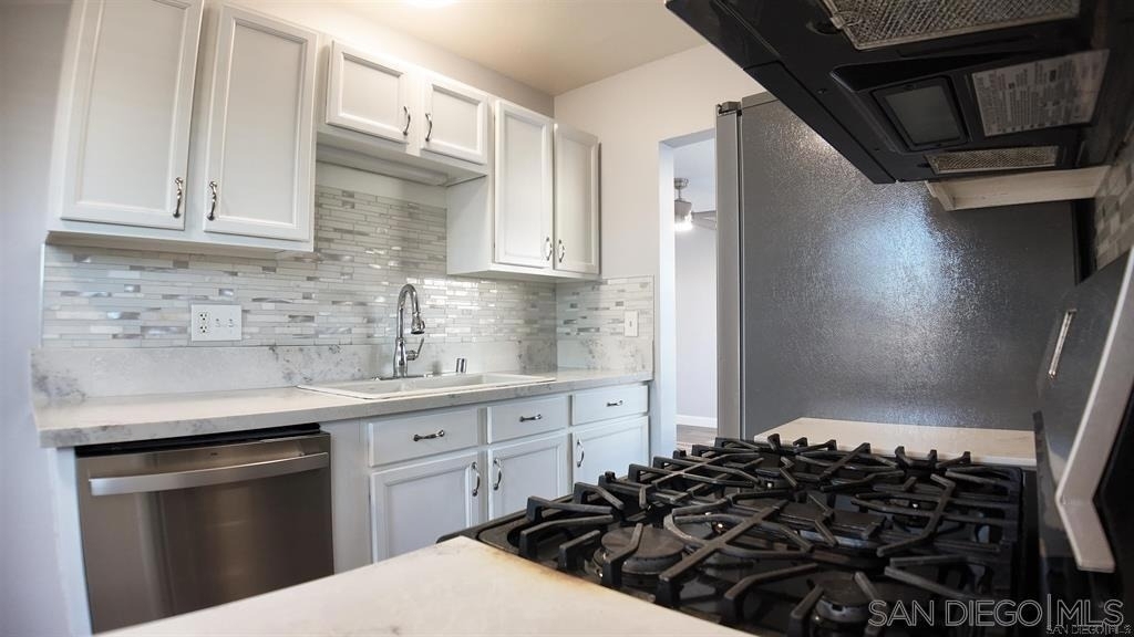 3934 Marine View Ave - Photo 14