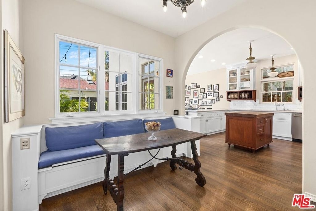 537 N June Street - Photo 4
