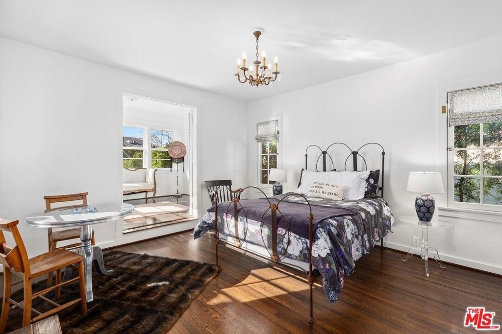537 N June Street - Photo 8