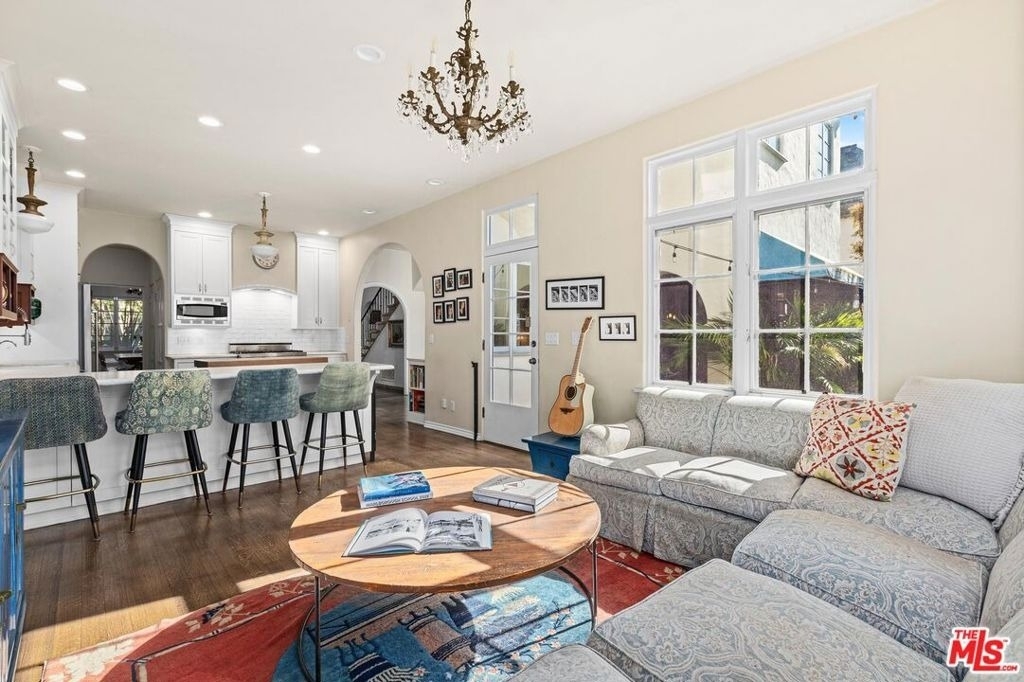 537 N June Street - Photo 6