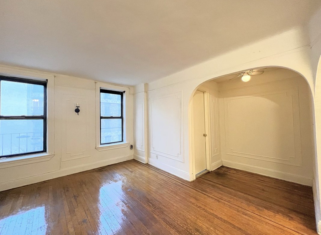  East 61st Street - Photo 5