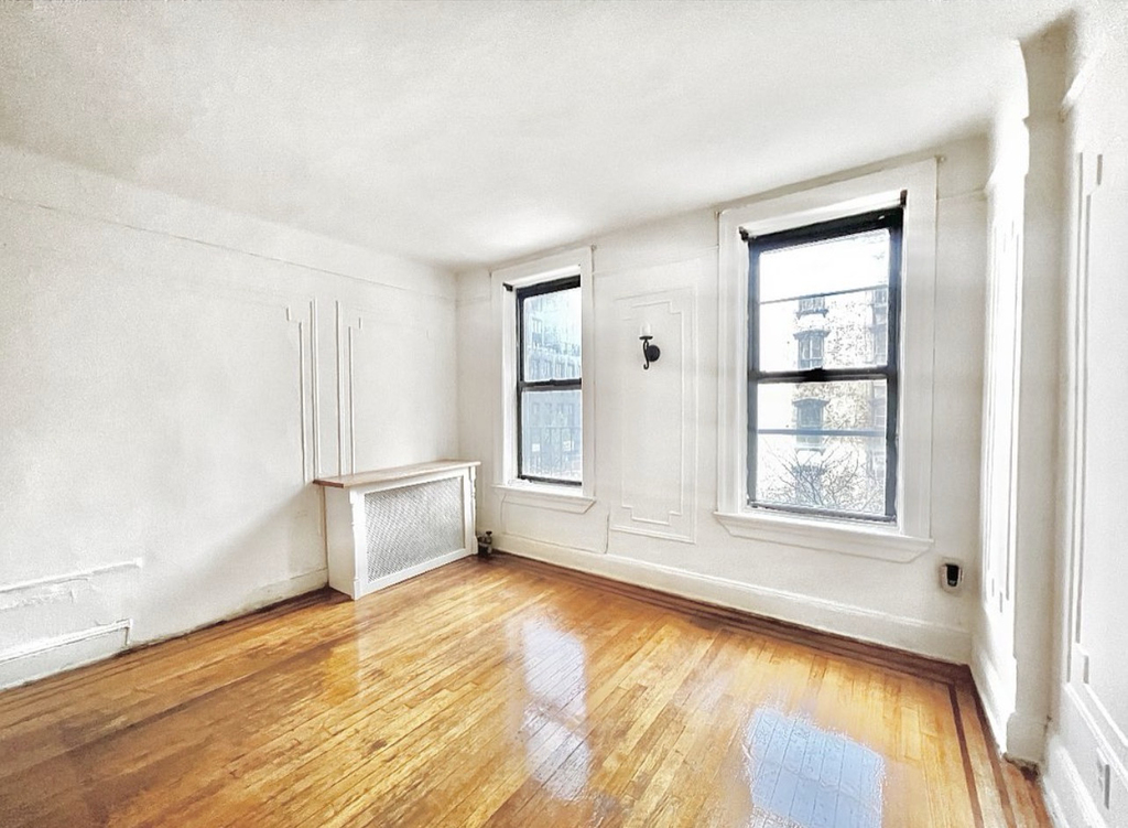  East 61st Street - Photo 4