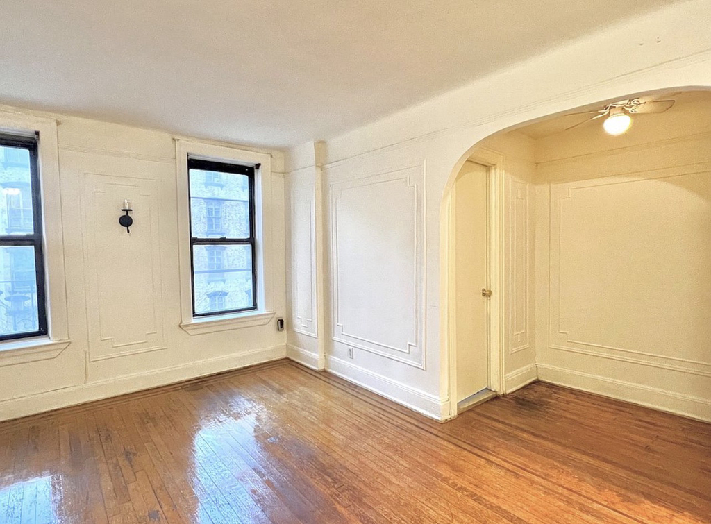  East 61st Street - Photo 3