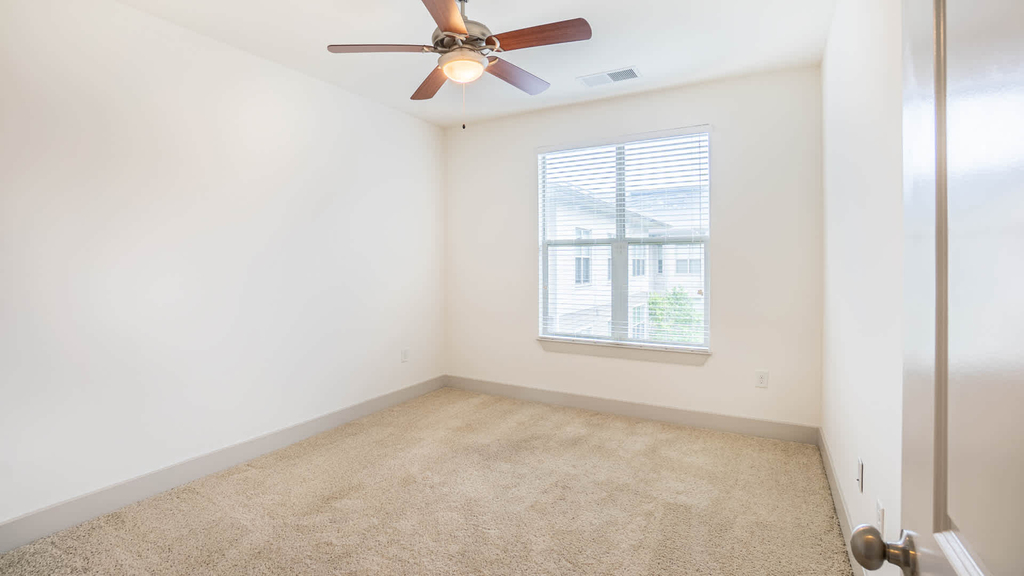 9305 Corporate Blvd - Photo 31