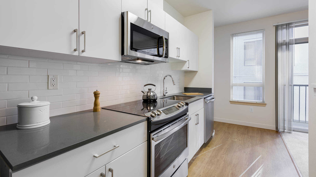 130 Harvard Avenue East - Photo 6