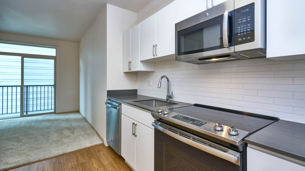 130 Harvard Avenue East - Photo 5