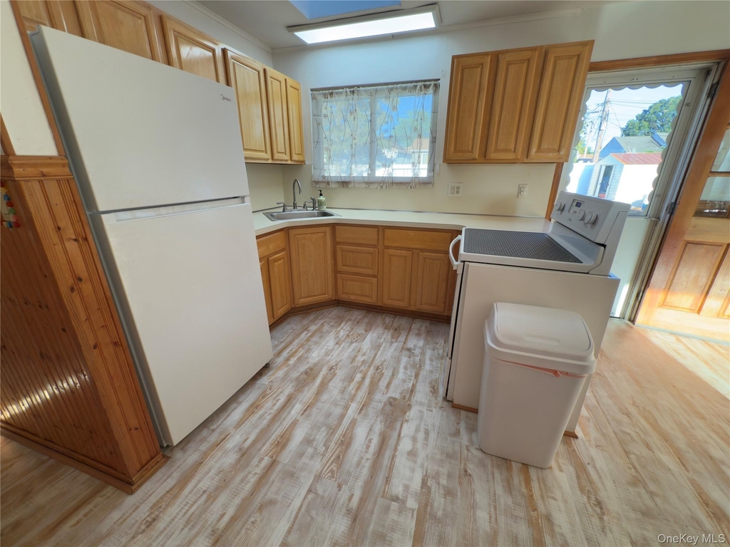 865 Prescott Street - Photo 3