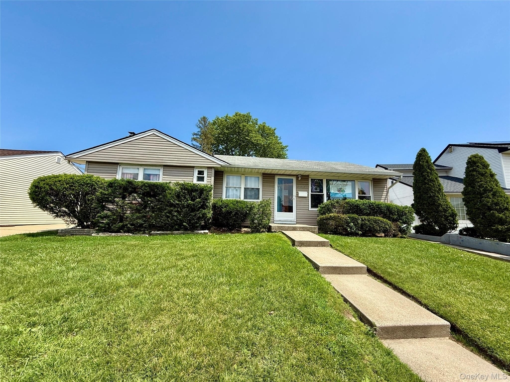 865 Prescott Street - Photo 0