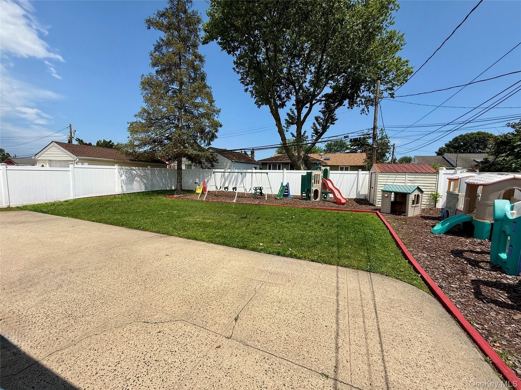 865 Prescott Street - Photo 12