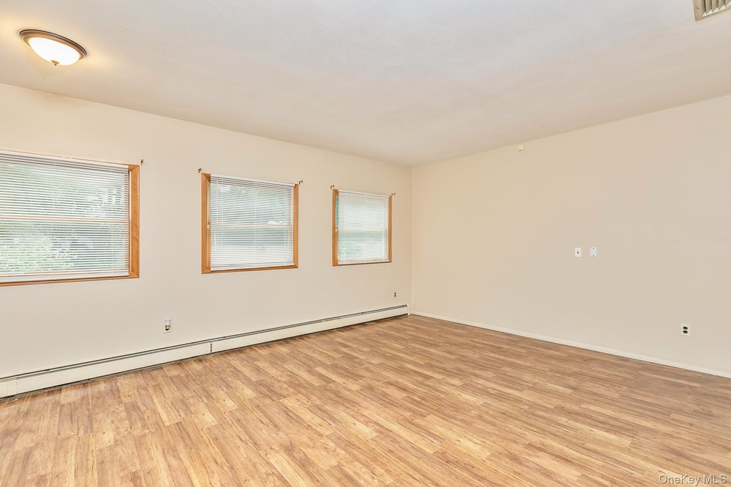 4 Brooktree Court - Photo 6