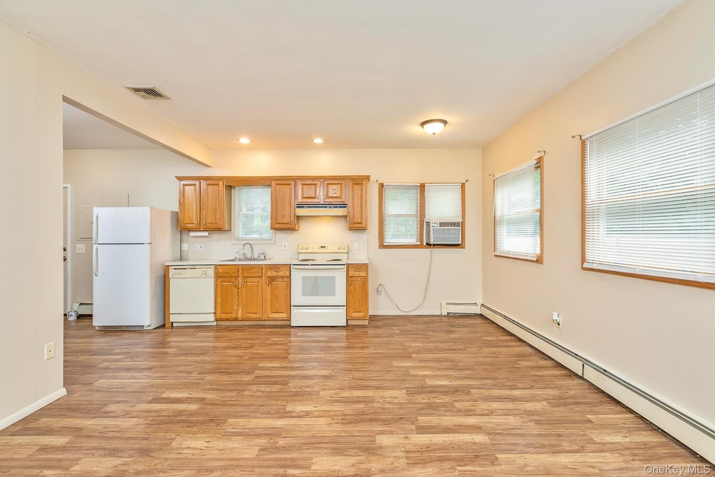 4 Brooktree Court - Photo 8