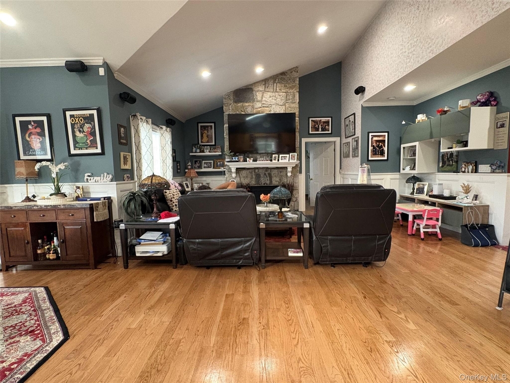 267 Dante Avenue - Photo 10