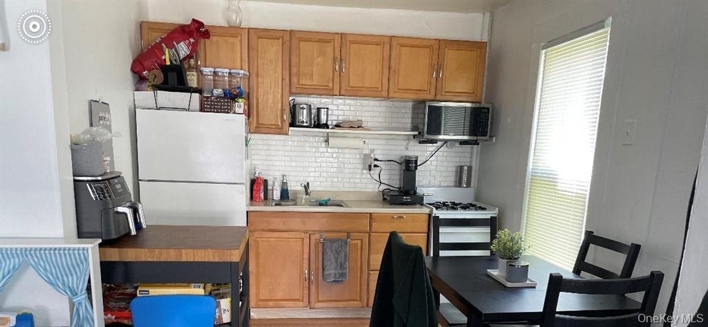 76 Benson Street - Photo 2