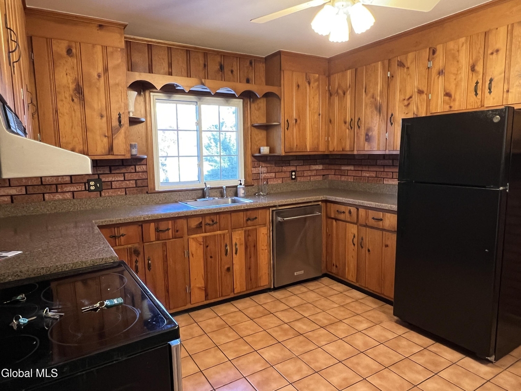 24 Venezio Avenue - Photo 1