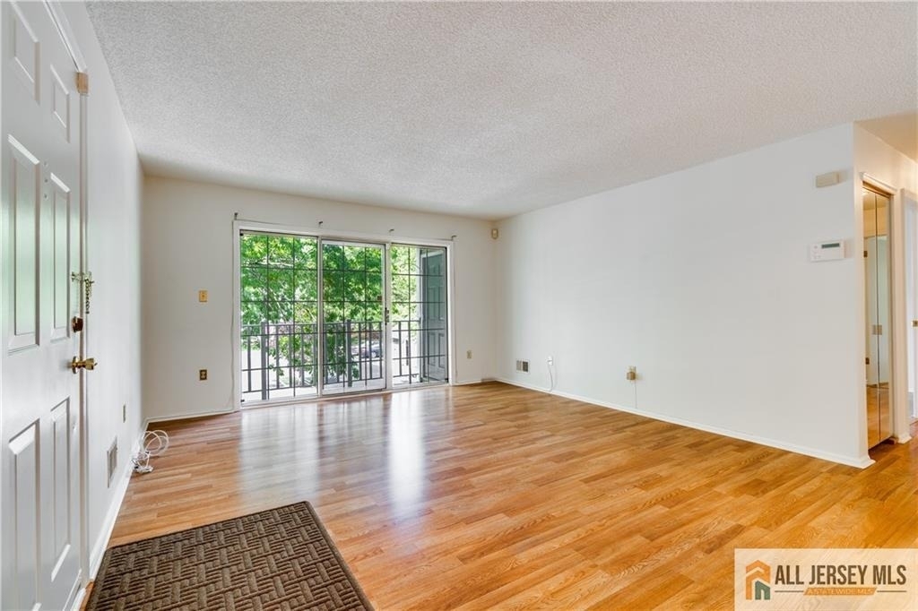 35 Brighton Way - Photo 0
