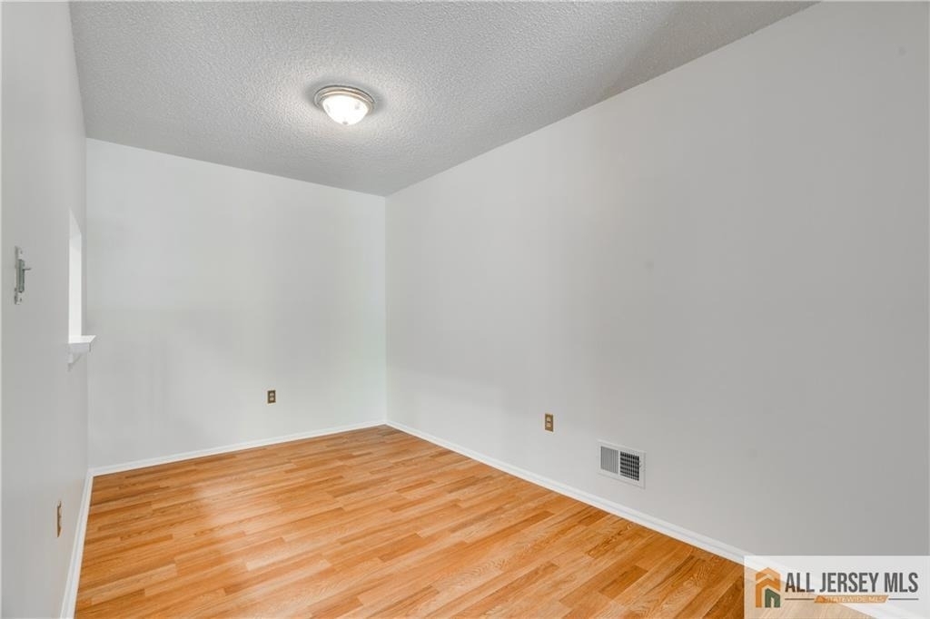 35 Brighton Way - Photo 3