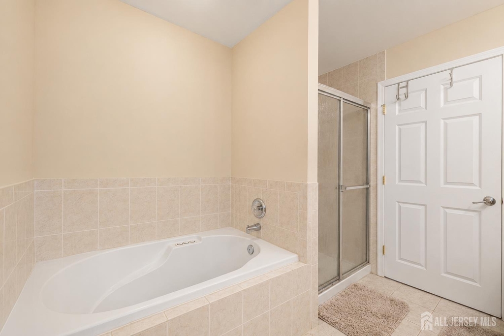 812 Columbus Avenue - Photo 17