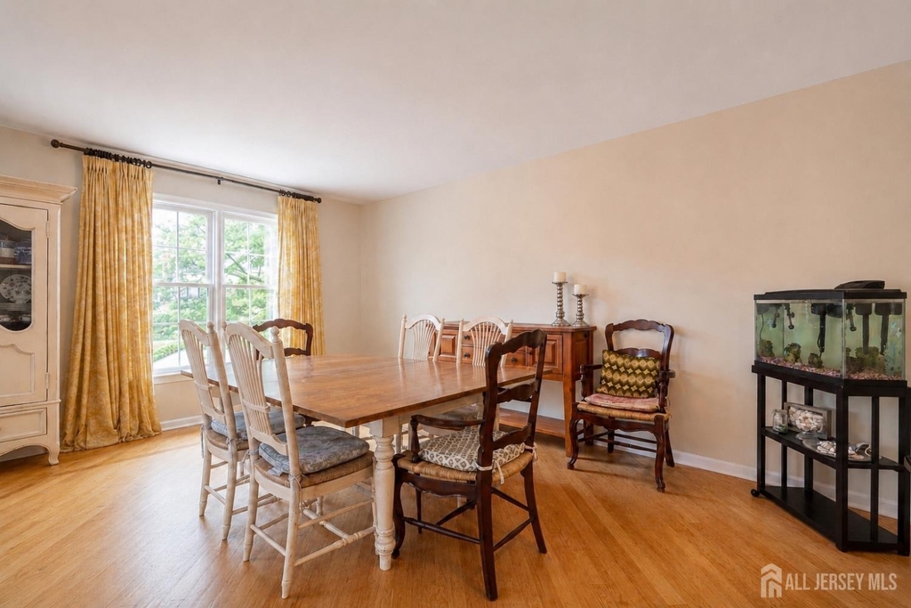 812 Columbus Avenue - Photo 12