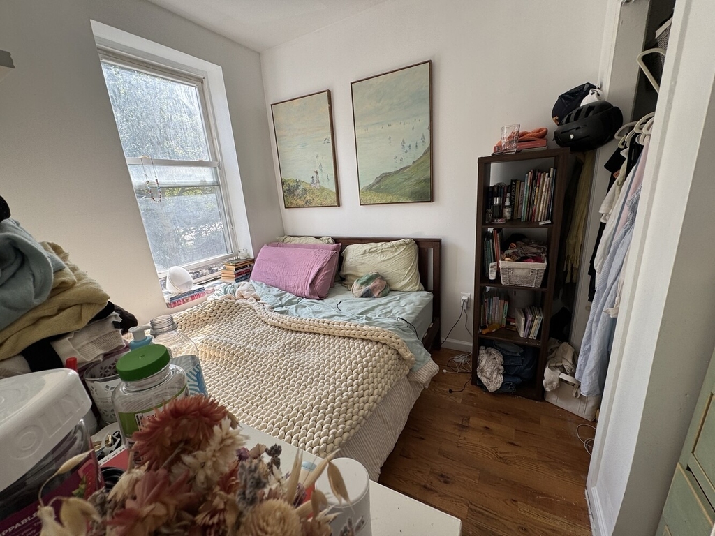 264 E 2nd Street - Photo 4