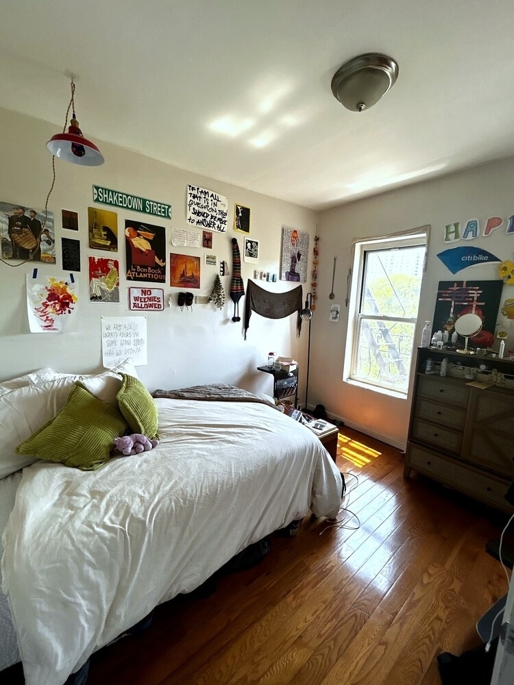 264 E 2nd Street - Photo 2
