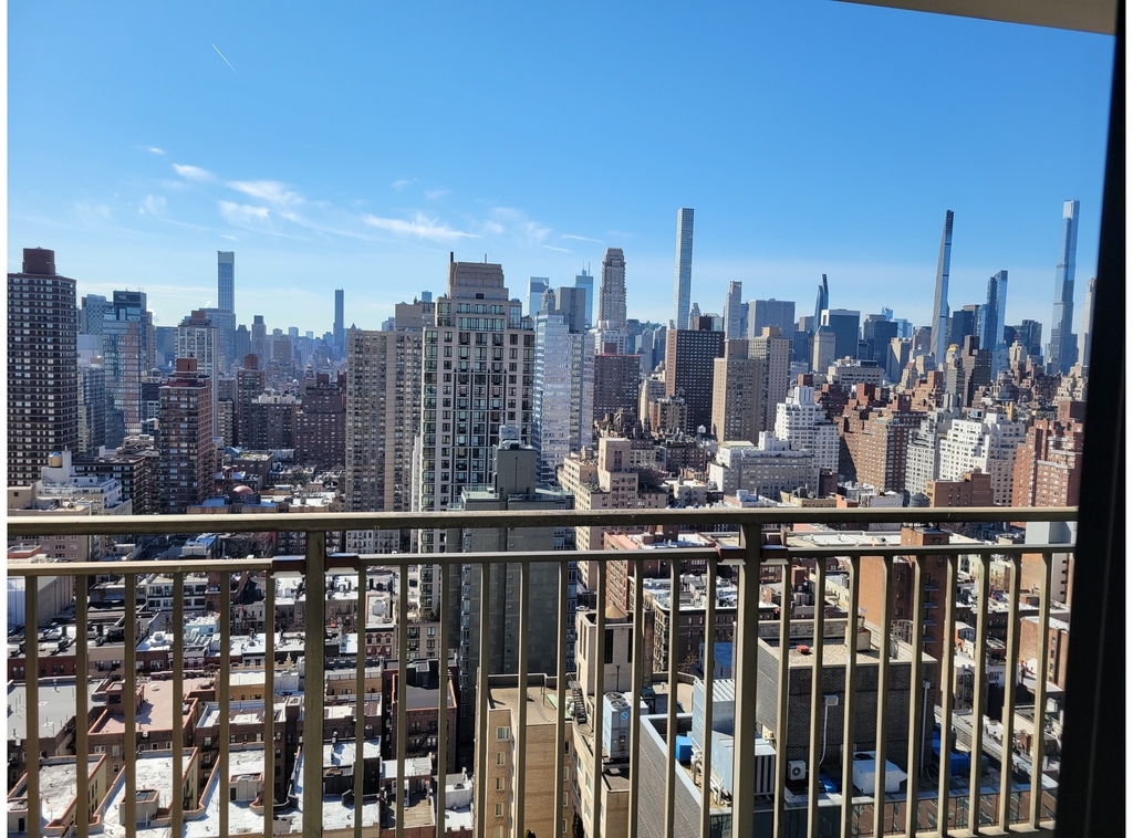 301 E 79th Street - Photo 3