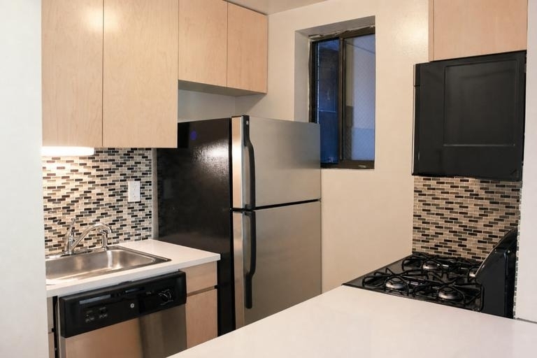 306 Mott Street - Photo 3