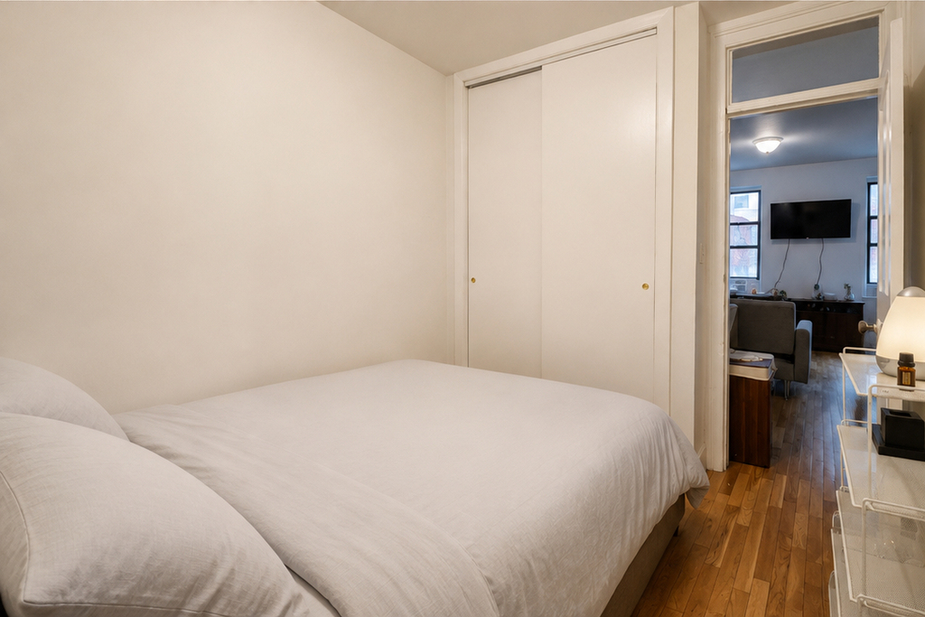 443 West 49th Street - Photo 4