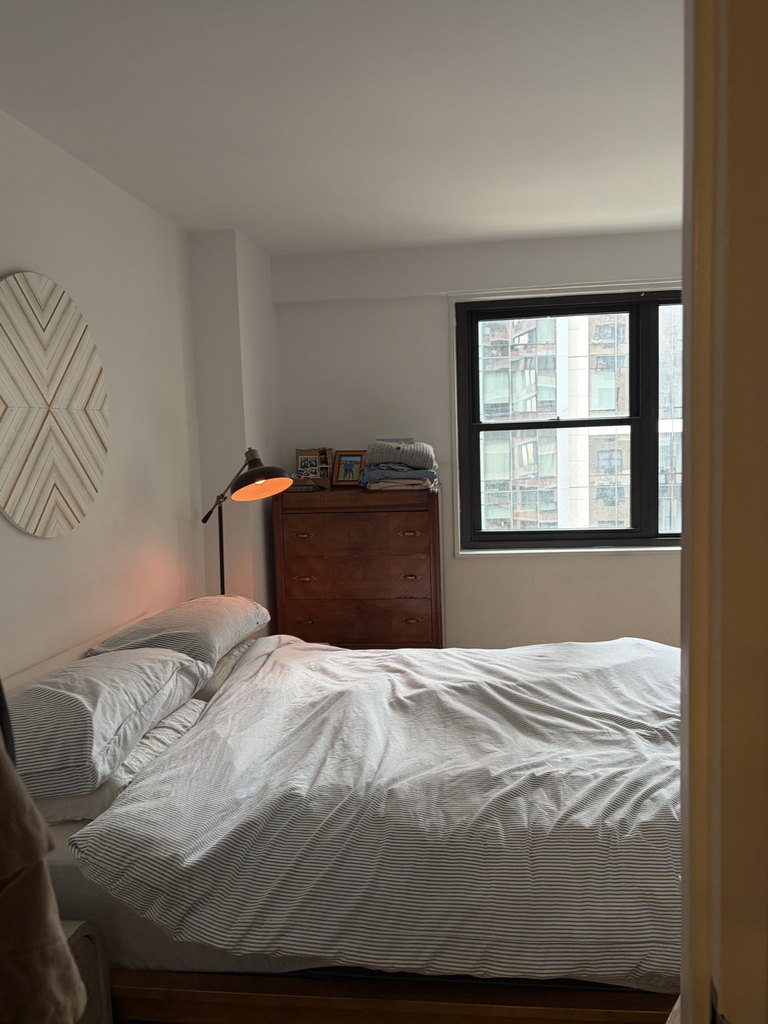 222 East 39th Street - Photo 12
