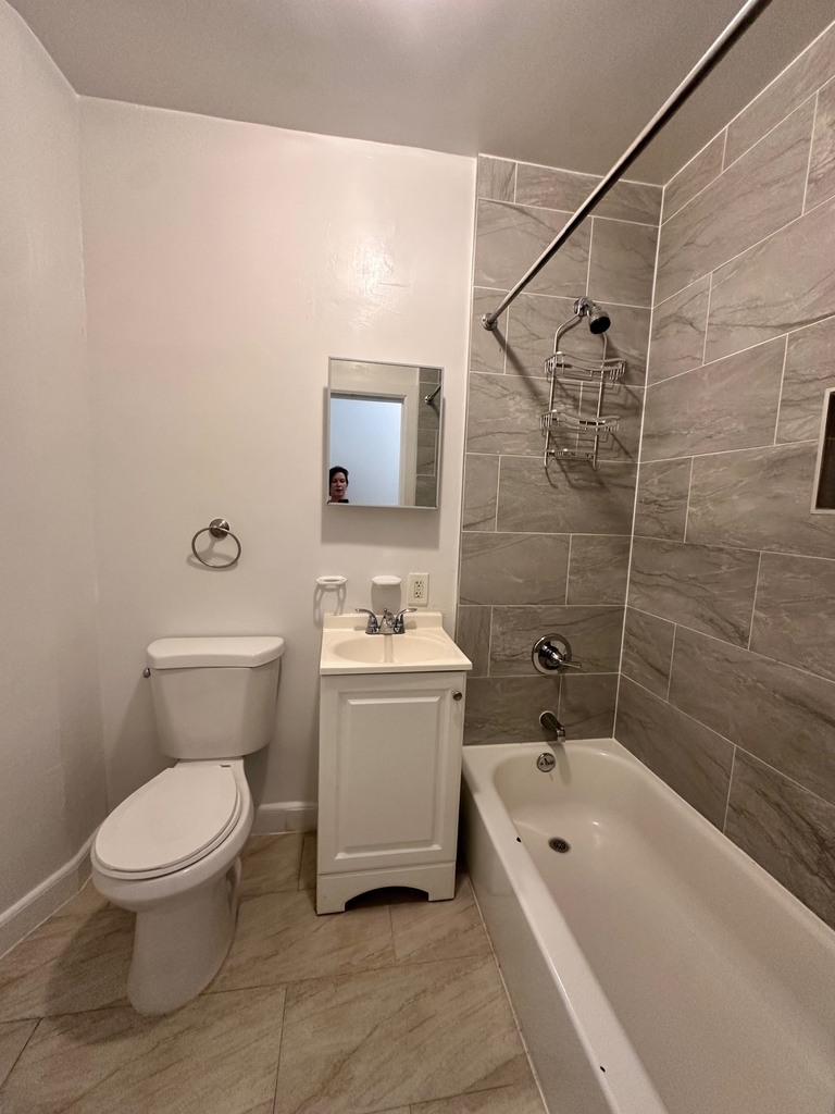 435 East 46th Street - Photo 4