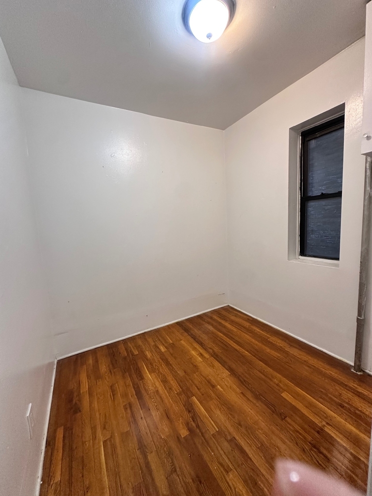 435 East 46th Street - Photo 2