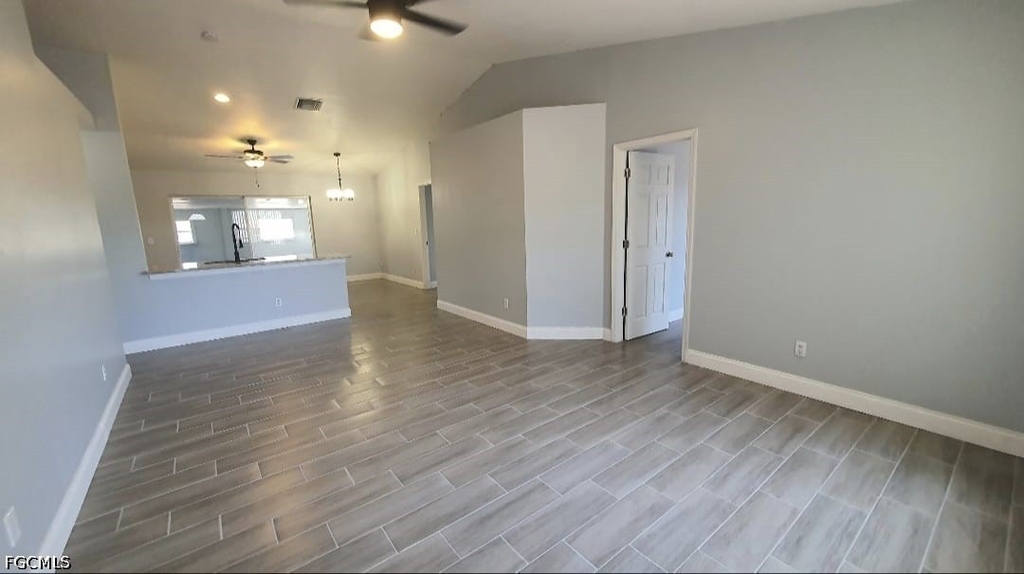 4700 21st Street Sw - Photo 2