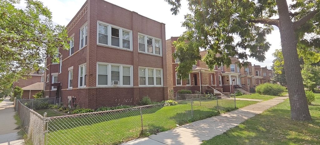 4222 N Laramie Avenue - Photo 1