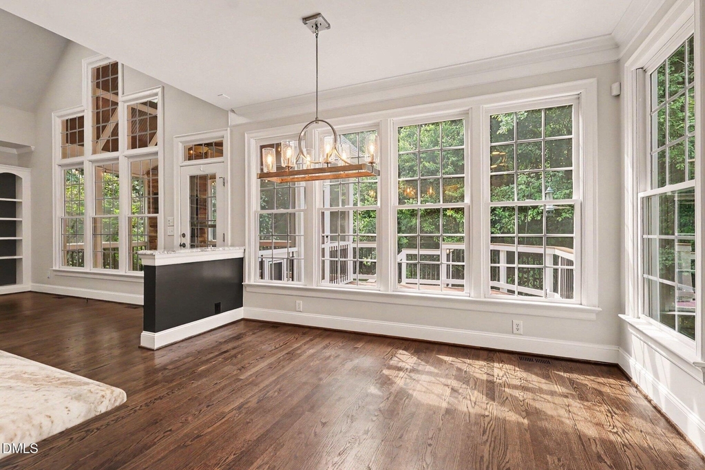 6121 Carlyle Drive - Photo 8