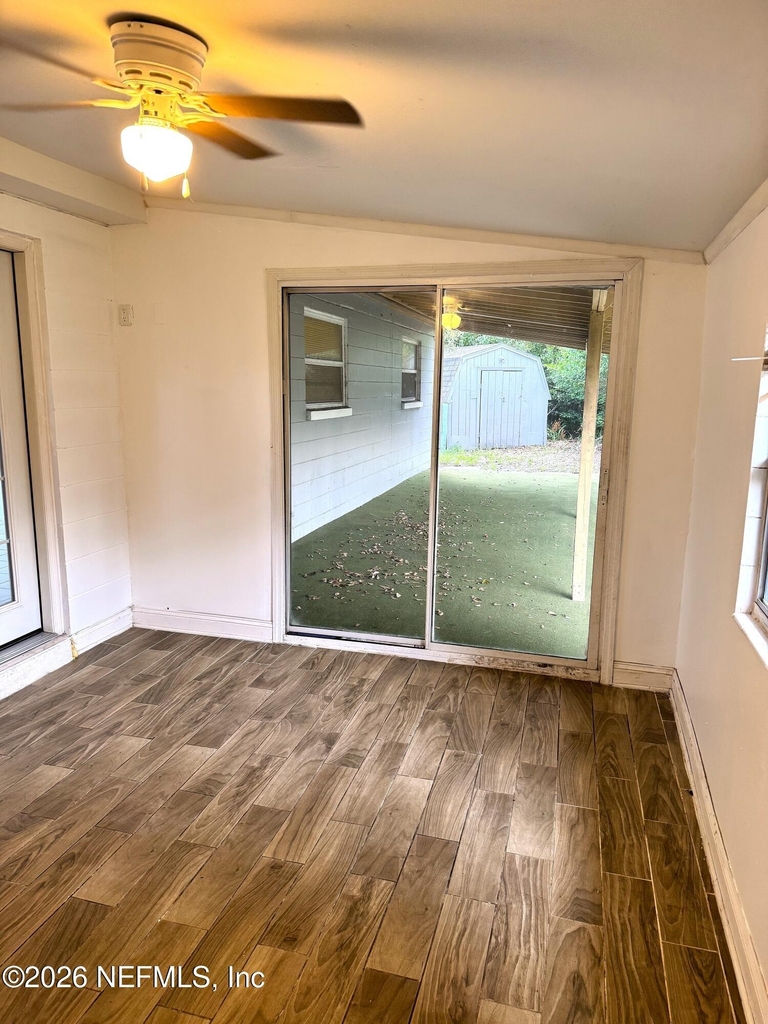 2856 Beachwood Boulevard - Photo 3