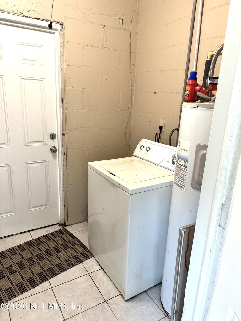 2856 Beachwood Boulevard - Photo 7
