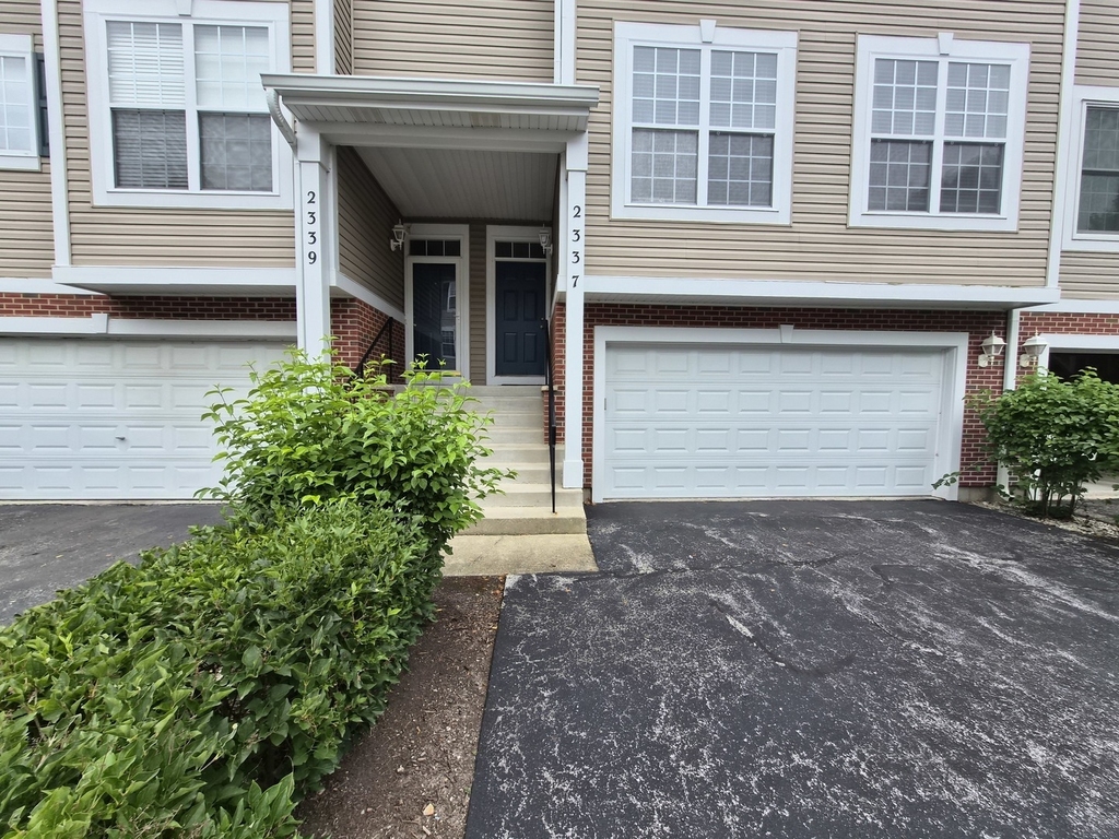 2337 Hudson Circle - Photo 3