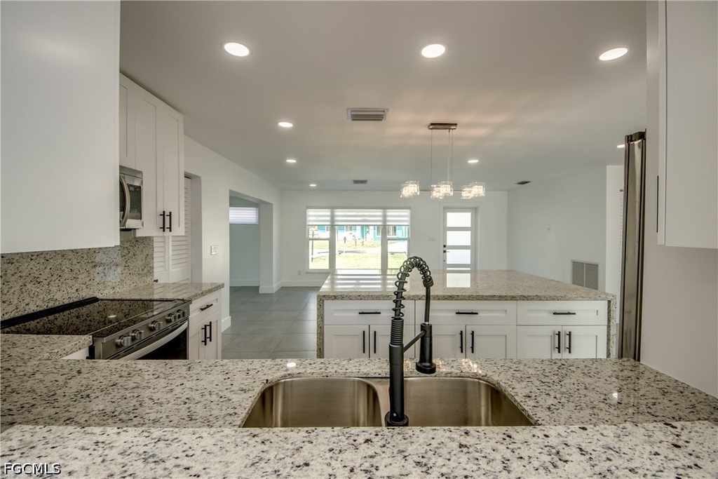 4312 S Pacific Circle - Photo 4