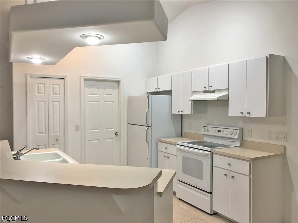 2221 Sw 8th Place - Photo 8