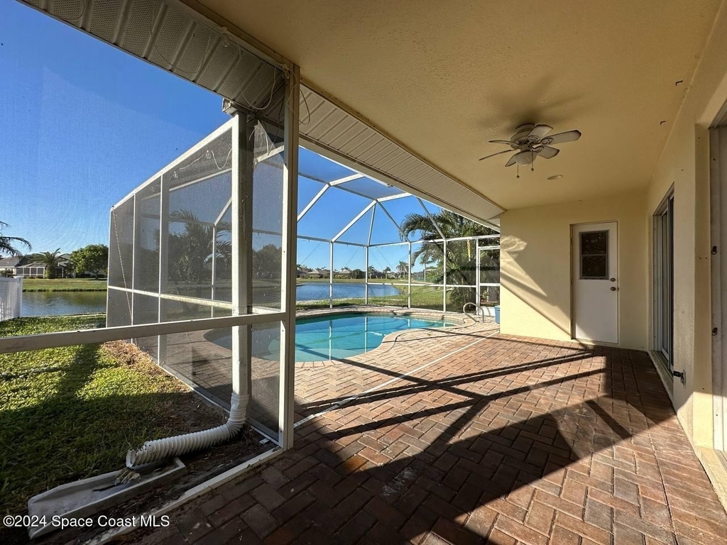 565 Limerick Drive - Photo 4