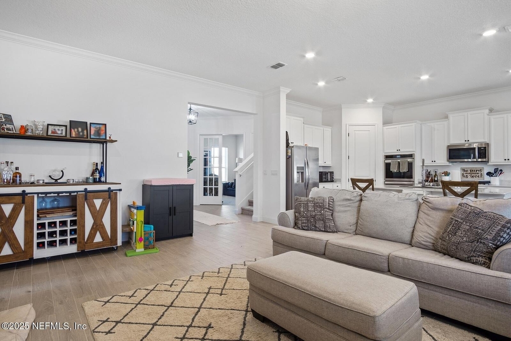 181 Oaklawn Court - Photo 8
