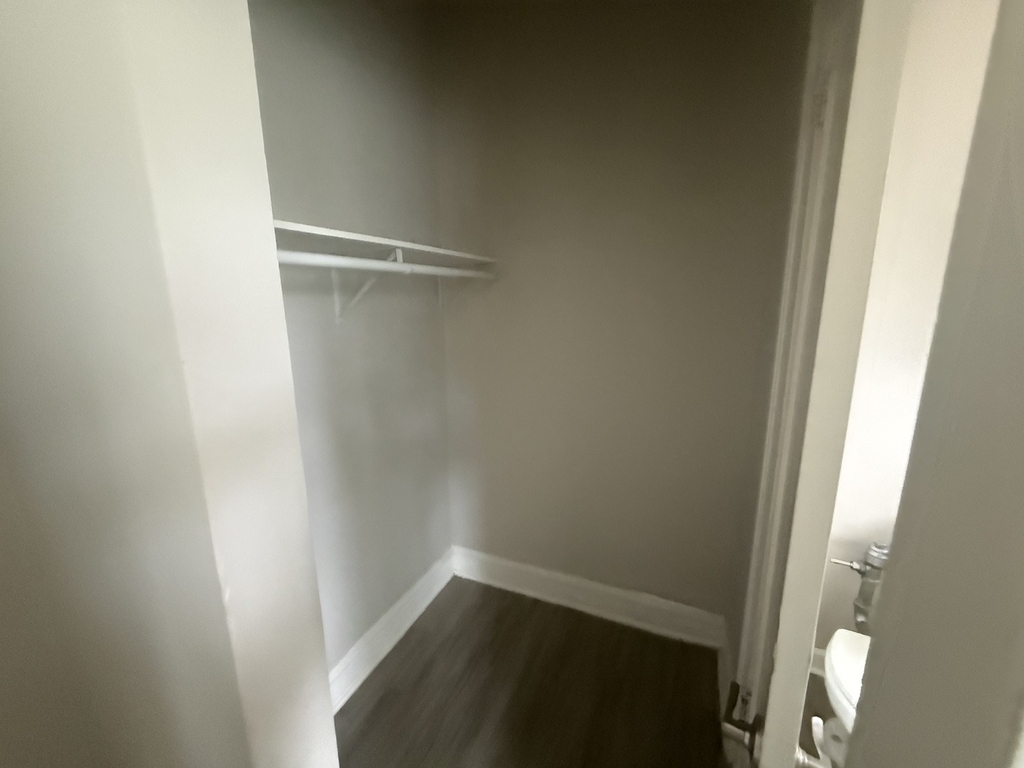 6912 N Ashland Boulevard - Photo 4