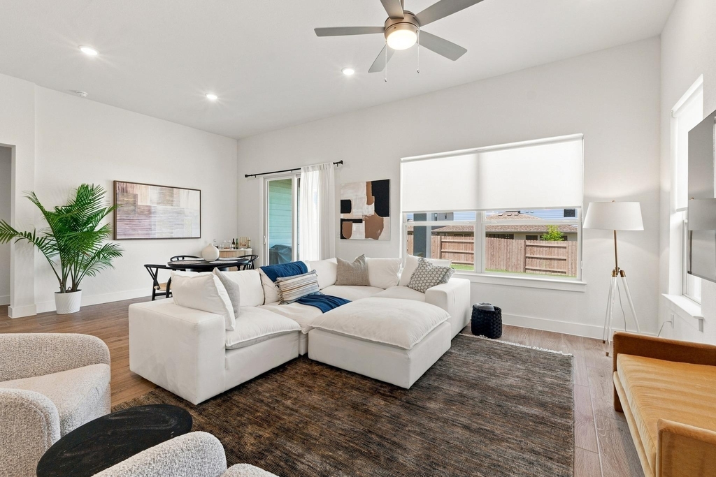9608 Hamadryas Dr - Photo 5