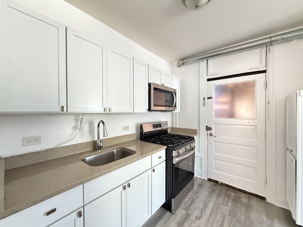 1605 N Mcvicker Street - Photo 2