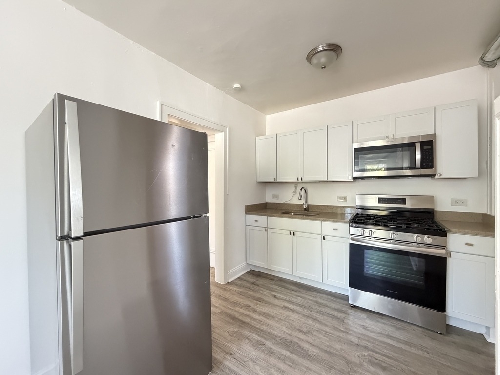 1605 N Mcvicker Street - Photo 1