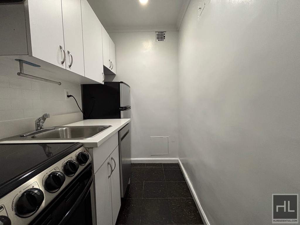 West 73rd Street - Photo 2