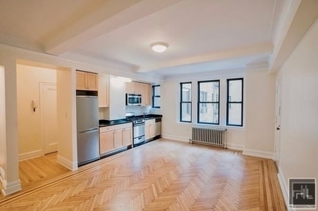 East 68 Street - Photo 3
