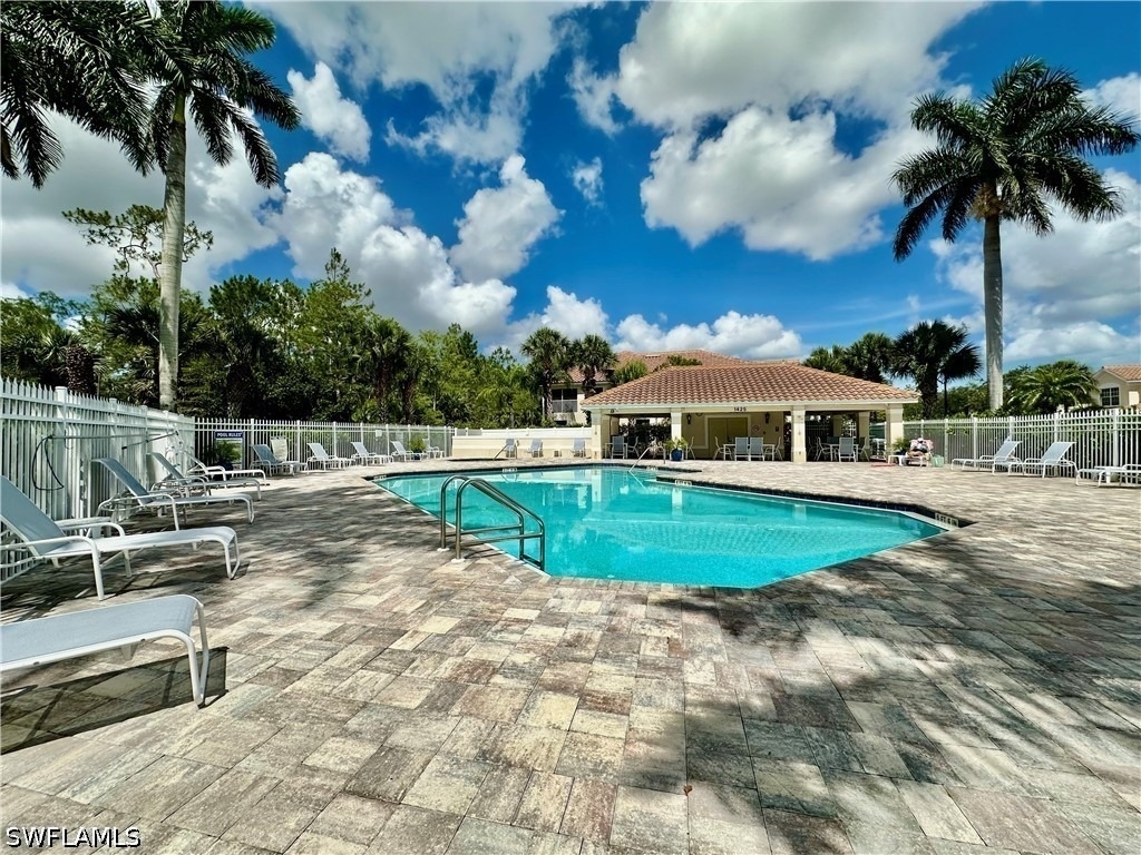1164 Oxford Lane - Photo 4